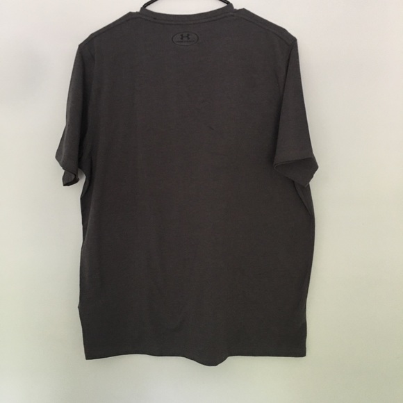 A black shirt for men - Picture 2 of 3
